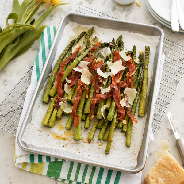 Feel free to roast the asparagus, bake the prosciutto, and prep the vinaigrette ahead of time.
